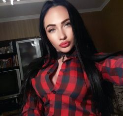 Кто хочет секса? Приветики мужчины из Сургут! Кто выручит студенточку и подарит оргазм?
